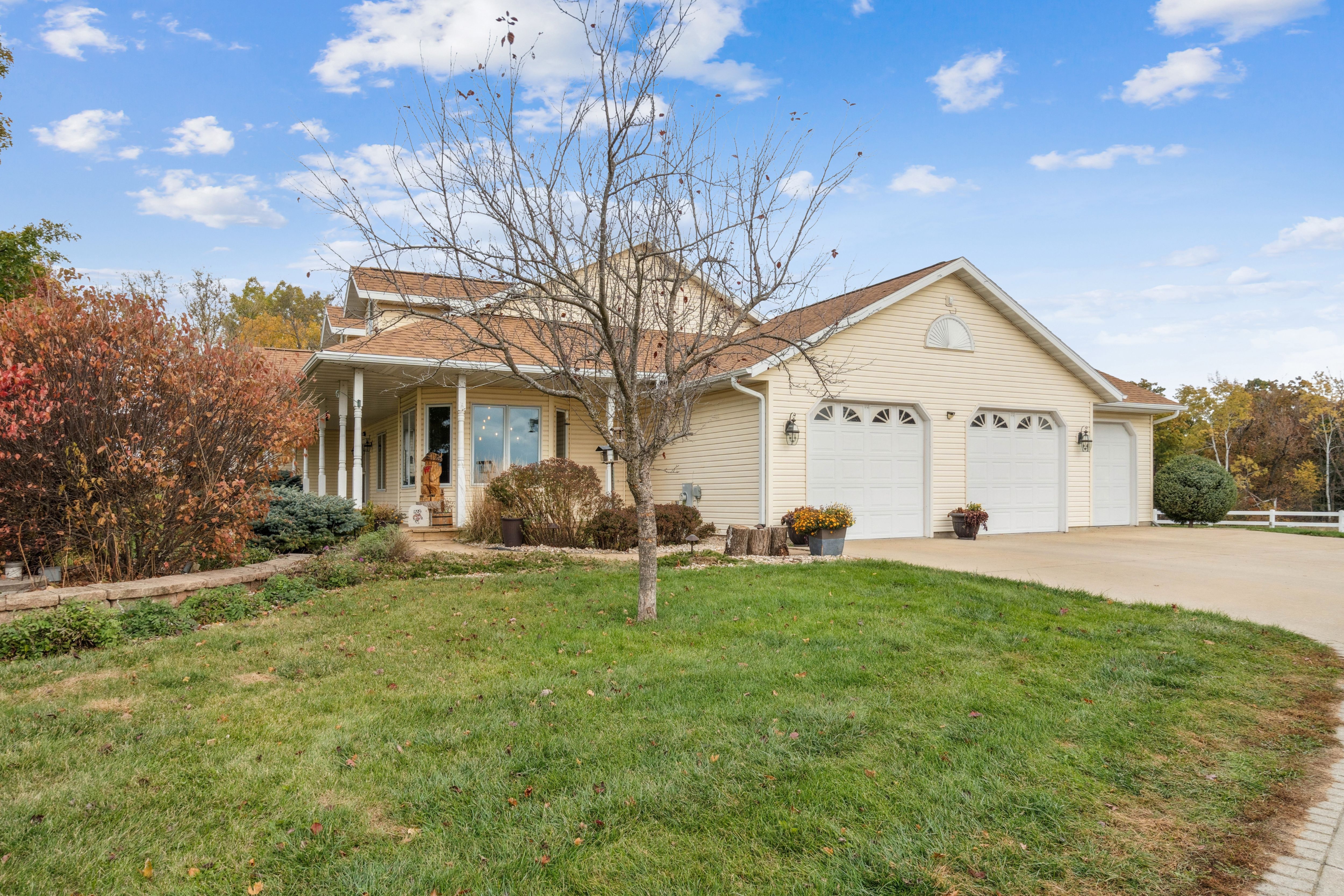 Listing Photo: 32-191 8370 County Hwy A